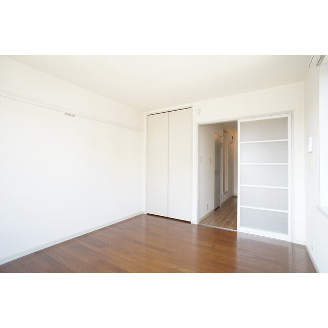 物件内観写真22　(明るい日差しの空間)