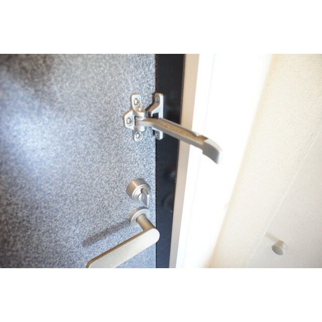 物件内観写真23　(二重ロックでセキュリティ配慮)