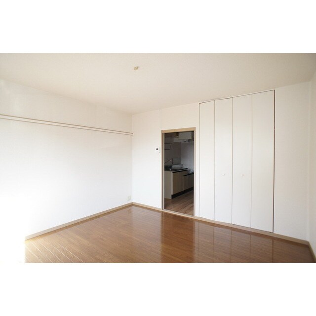 物件内観写真5　(配置イメージしやすい室内)