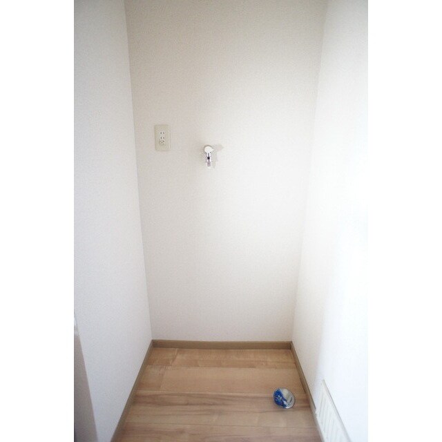 物件内観写真20　(ムダなく確保された洗濯機スペー)