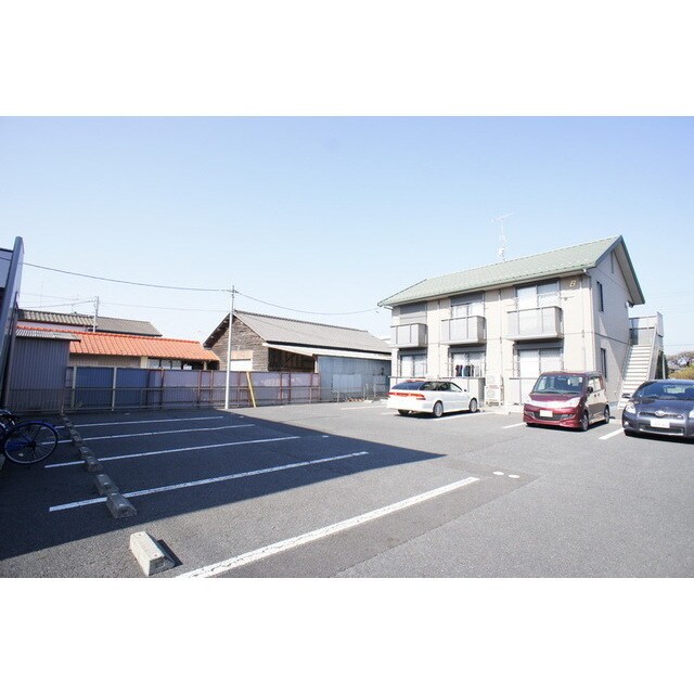 物件外観写真2　(区画もゆったりしています)