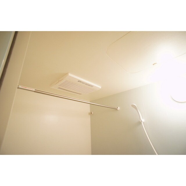 物件内観写真16　(雨の日にも便利ですね)