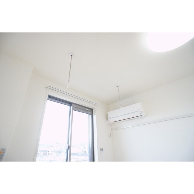 物件内観写真13　(室内物干しで雨の日も安心ですね)