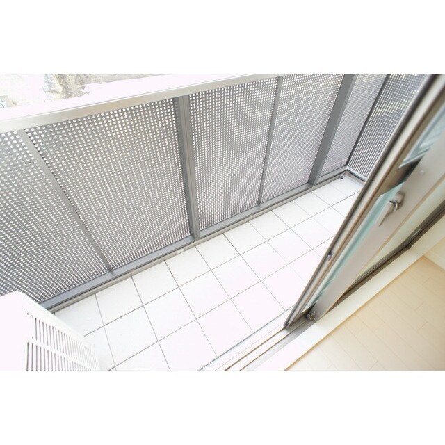 物件内観写真15　(お洗濯物もしっかり干せるバルコ)