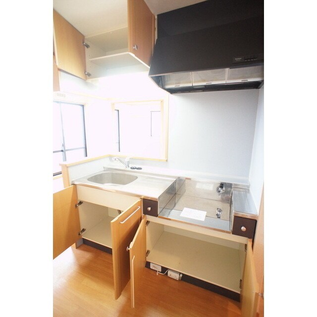 物件内観写真17　(食器や調理器具を効率良く収納で)