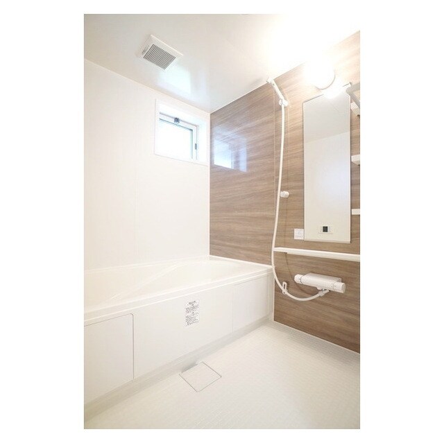 物件内観写真7　(追焚完備で良いですね)