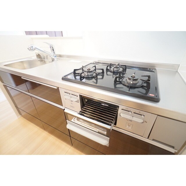 物件内観写真18　(すぐに使えて便利な3口ガスコン)