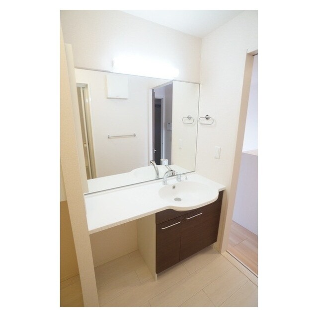 物件内観写真20　(高級感溢れる洗面台)