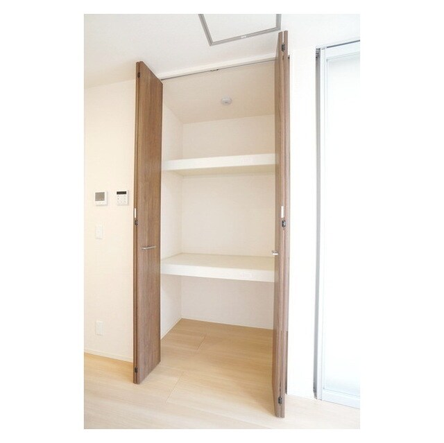 物件内観写真21　(シンプルで使いやすいクローゼッ)