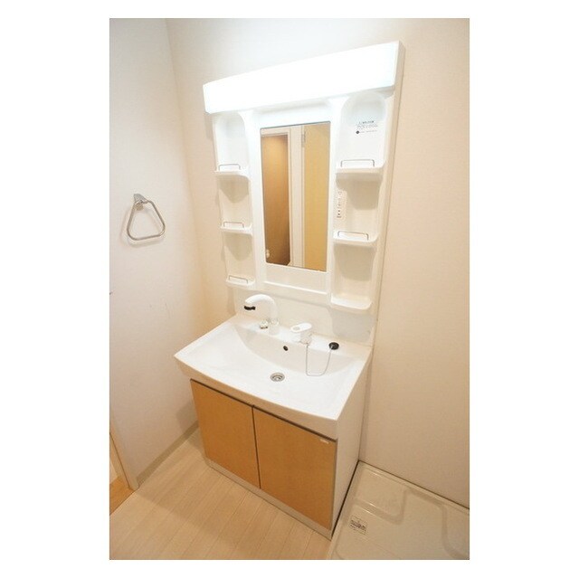 物件内観写真9　(ゆとりの洗面スペースで朝の身支)