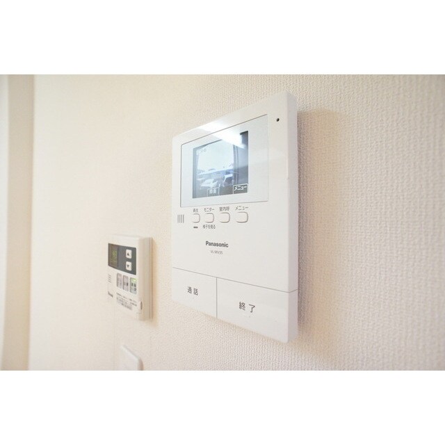 物件内観写真12　(不意の来客も安心ですね)