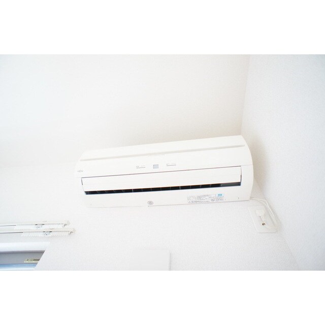 物件内観写真13　(もちろんエアコン完備です)