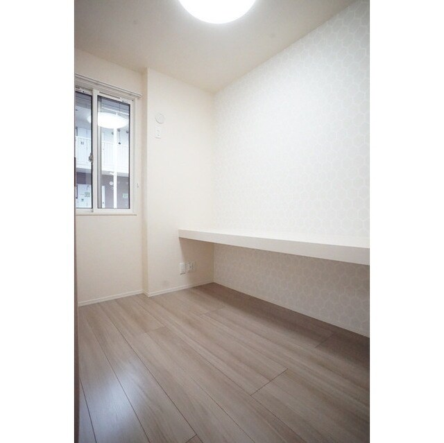 物件内観写真17　(リモートワークもバッチリなDEN)