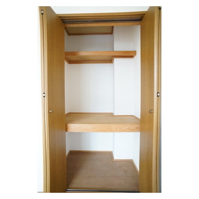 物件内観写真9　(シンプルで使いやすいクローゼッ)