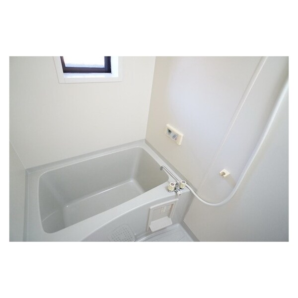 バス／シャワールーム等(清潔感のあるバスルーム)