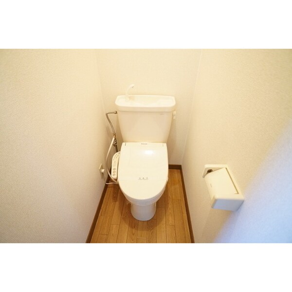 トイレ(　暖房洗浄便座付です)