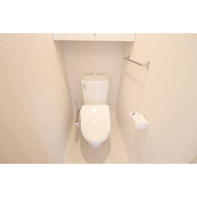 物件内観写真9　(清潔感のある空間)