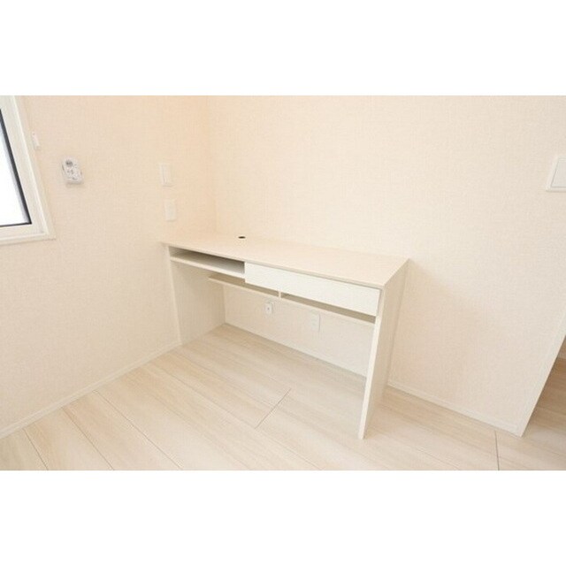 物件内観写真14　(仕事や勉強に便利なワークスペー)