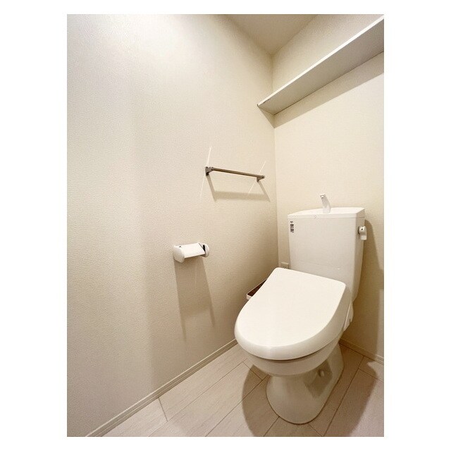 物件内観写真8　(気遣いを感じる棚やホルダー)