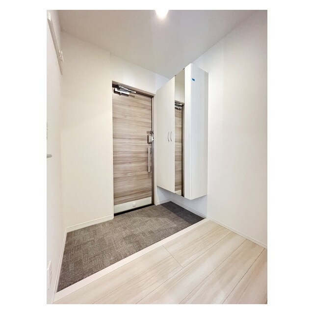 物件内観写真10　(玄関がキレイに片付きますね)