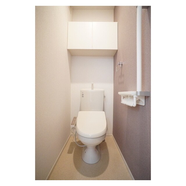 物件内観写真9　(気遣いを感じる棚やホルダー)