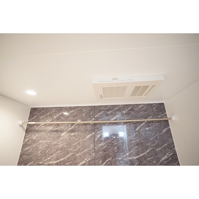 物件内観写真14　(浴室乾燥機付で何時も快適バスタ)