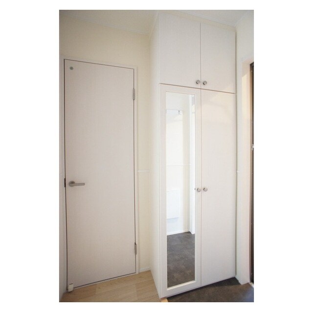 物件内観写真10　(広めの玄関スペース)