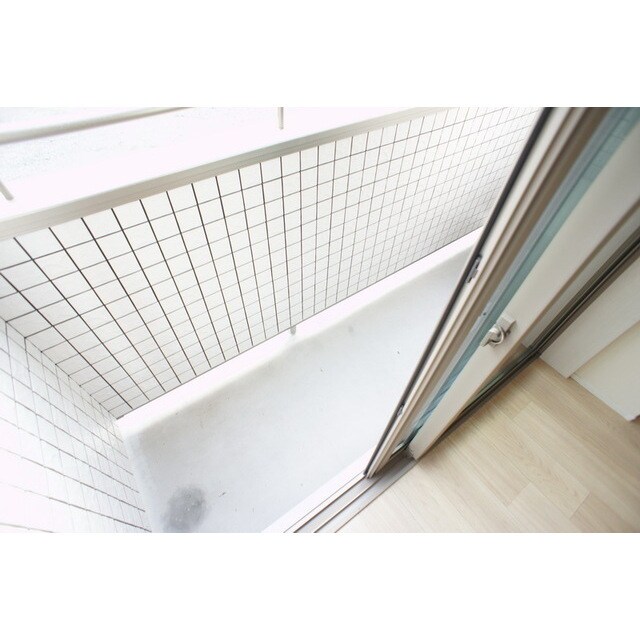 物件内観写真15　(お洗濯物もしっかり干せるバルコ)