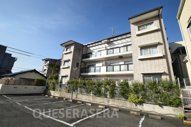 西小路ロイヤルシャトー