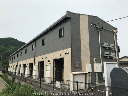 レオパレス観音寺外観写真