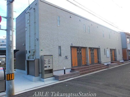 クレイノオリージャ多賀町外観写真