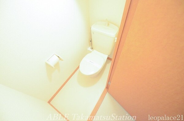 トイレ(備品や設備仕様は号室等により異なります現地をご確認下さい。　)