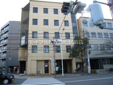 ワンバイワン外観写真