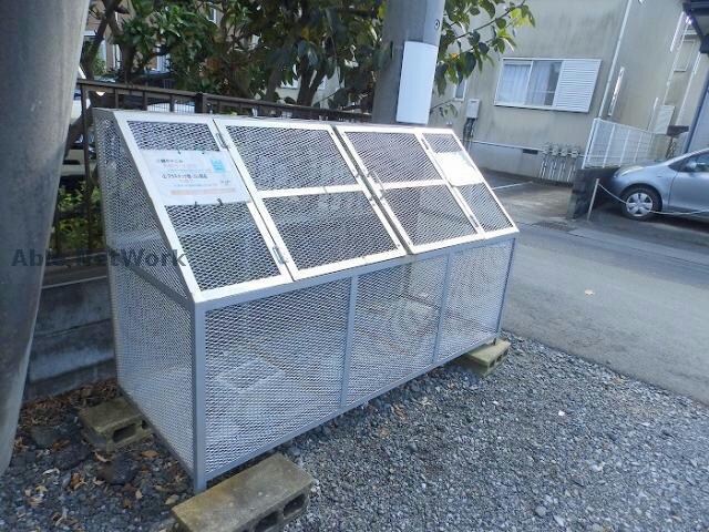 物件外観写真4　(ごみ箱)