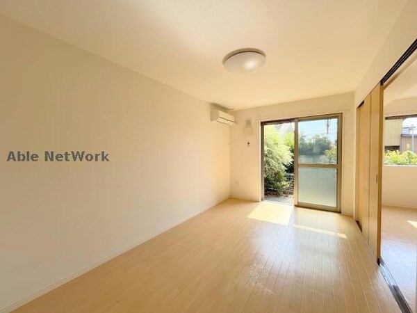 リビングダイニング(反転タイプ)