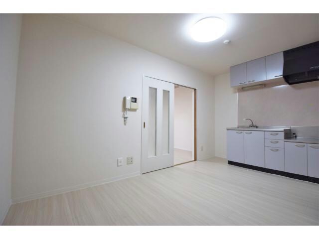 物件内観写真5　(リビング・ダイニング)