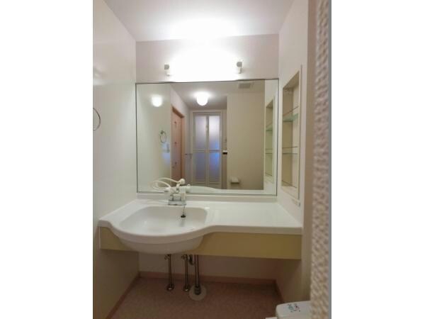 物件内観写真14　(洗面所・脱衣所)