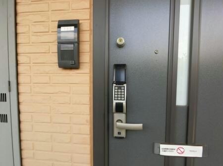 物件内観写真15　(玄関回り)