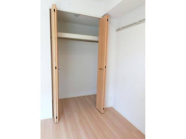 物件内観写真12　(収納)