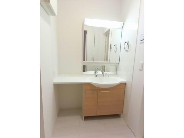 物件内観写真16　(洗面所・脱衣所)