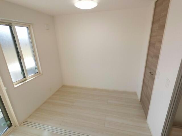 物件内観写真2　(居室)