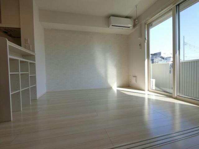 物件内観写真10　(リビング・ダイニング)