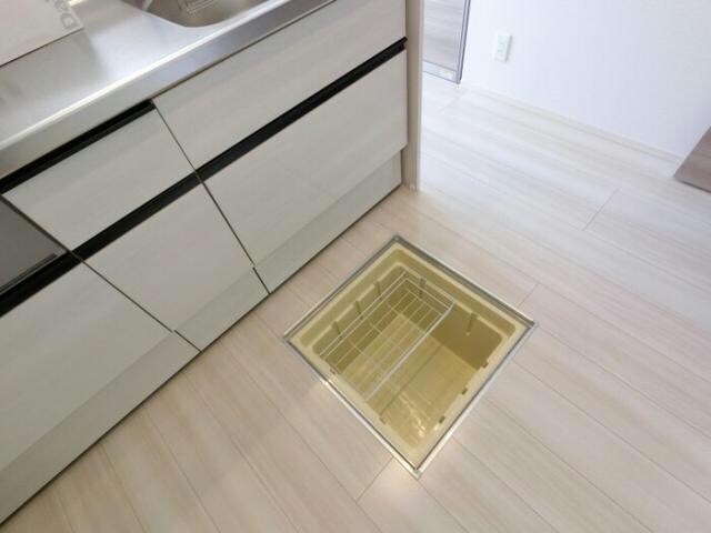 物件内観写真12　(収納)