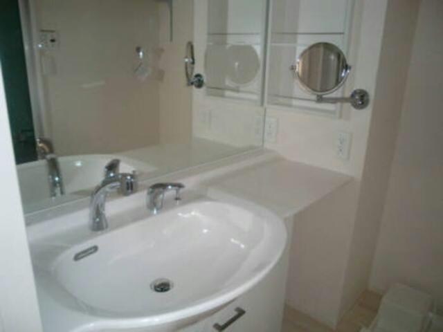 物件内観写真10　(洗面所・脱衣所)