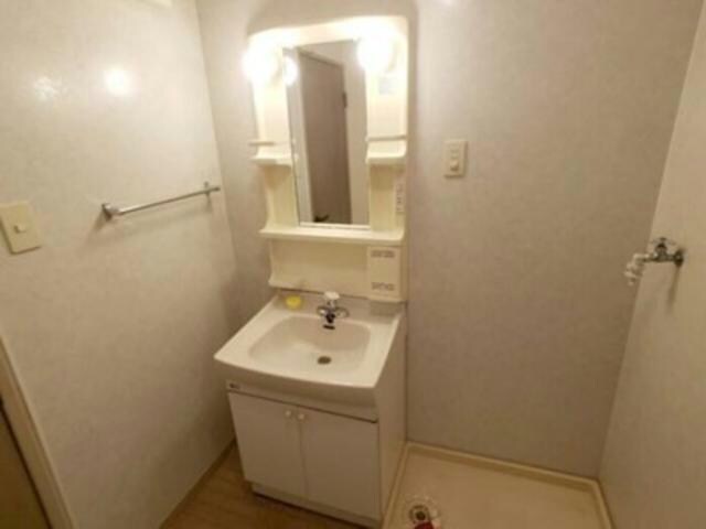 物件内観写真11　(洗面所・脱衣所)