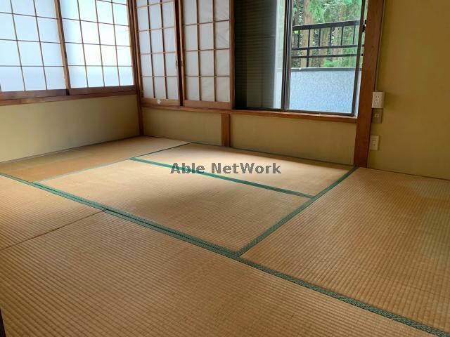 物件内観写真16　(2階和室)