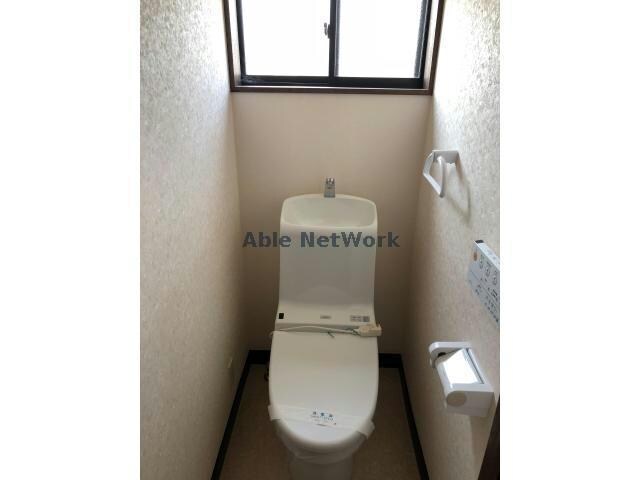 物件内観写真24　(２階トイレ)