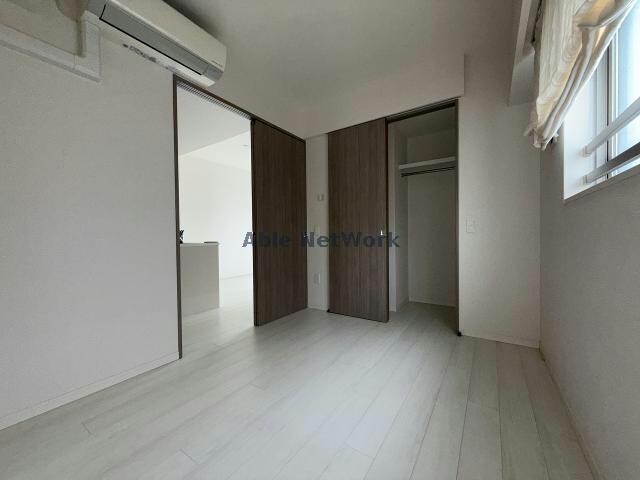 物件内観写真23　(キッチン側洋室)