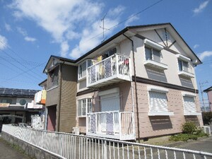ハイツエバーグリーンC棟外観写真
