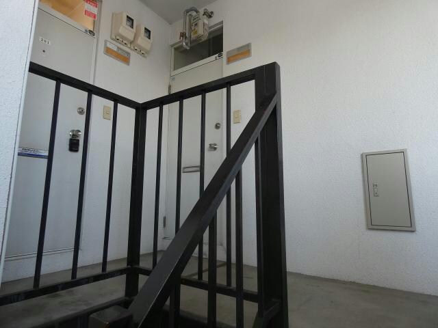 ハッサムアイランドの建物設備